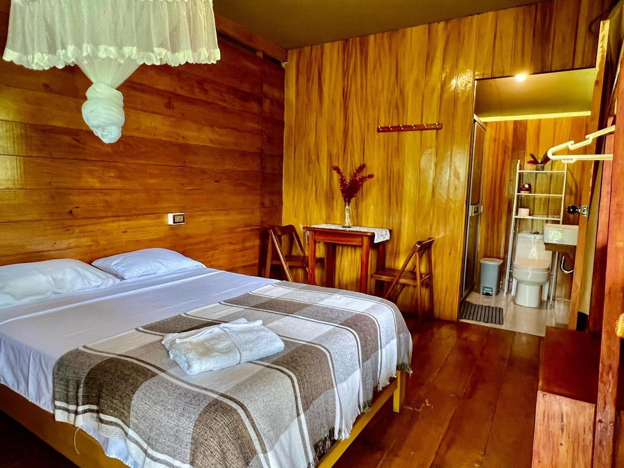 Tronco Tambopata Adventure Hotel Puerto Maldonado Bagian luar foto