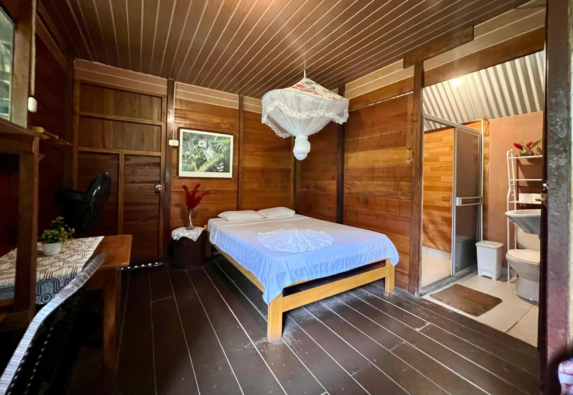 Tronco Tambopata Adventure Hotel Puerto Maldonado Bagian luar foto